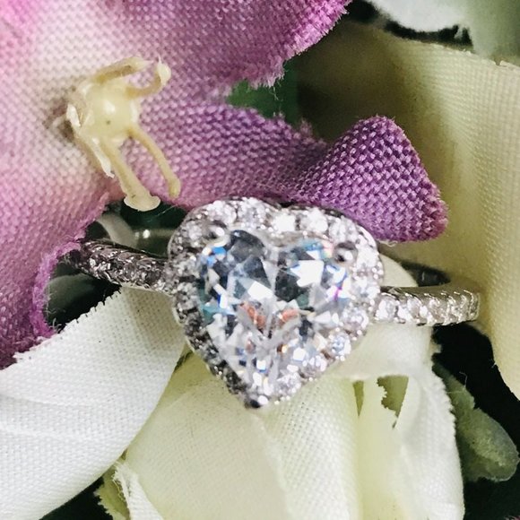 Size 9 - Beautiful 2CT Heart Cut Diamonique Platinum Plated Halo Ring - Picture 2 of 7